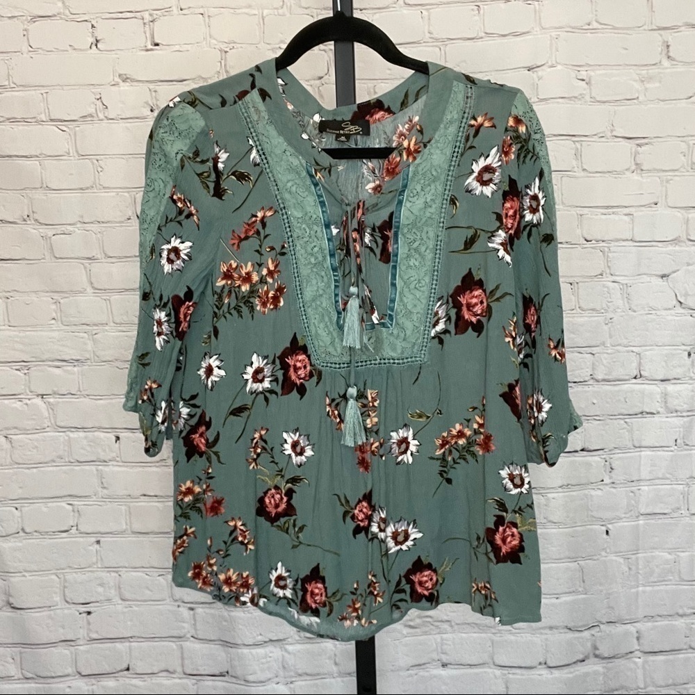 Suzanne Betro Floral Peasant Green Top